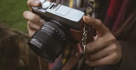 Understand the Factors that Impact the Price Before You Sell Old Cameras Online