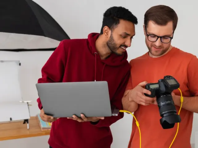 Online or Offline – Which is More Convenient and Safe to Sell Second-hand Cameras