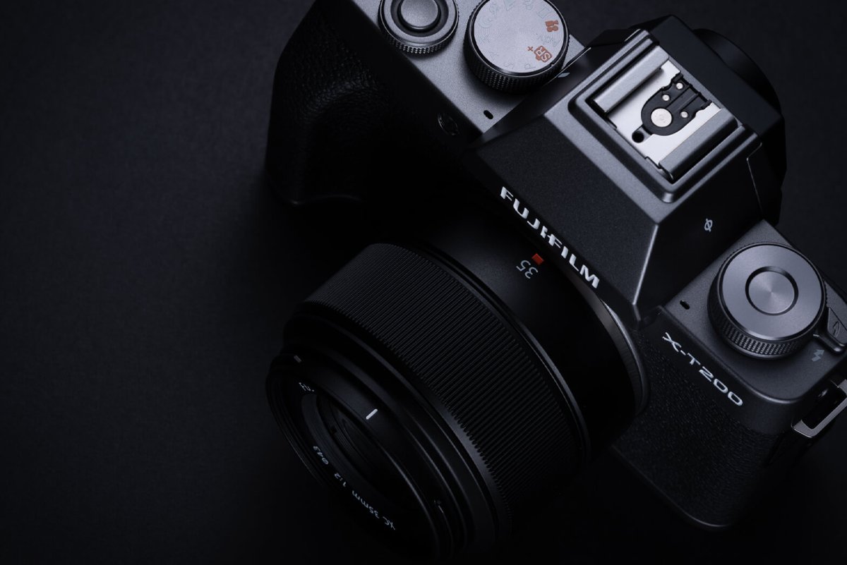 Fujifilm X-T200 Mirrorless